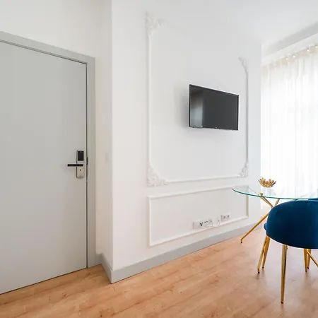 Via Augusta 129 Apartman *